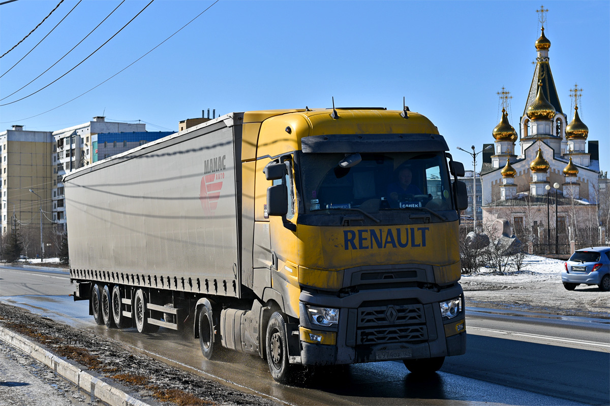 Красноярский край, № Е 974 ОХ 124 — Renault T-Series ('2013); Красноярский край, № НА 4098 24 —  Прочие модели