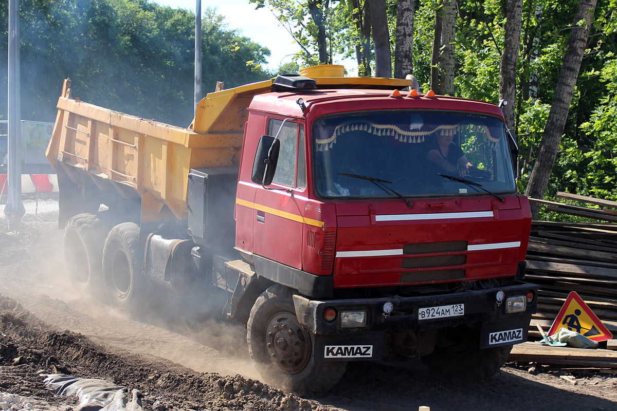 Краснодарский край, № В 924 АМ 123 — Tatra 815 S3