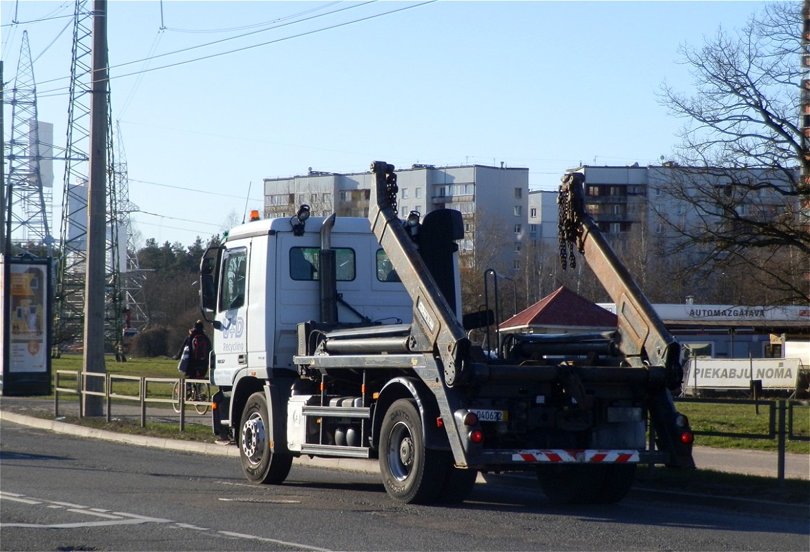 Германия, № HH 040672 — Mercedes-Benz Actros ('2003) 1832