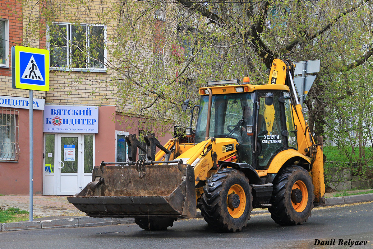 Кировская область, № 1002 КТ 43 — JCB 3CX