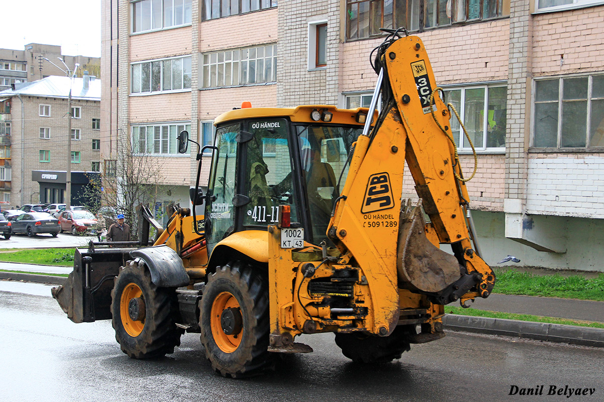 Кировская область, № 1002 КТ 43 — JCB 3CX