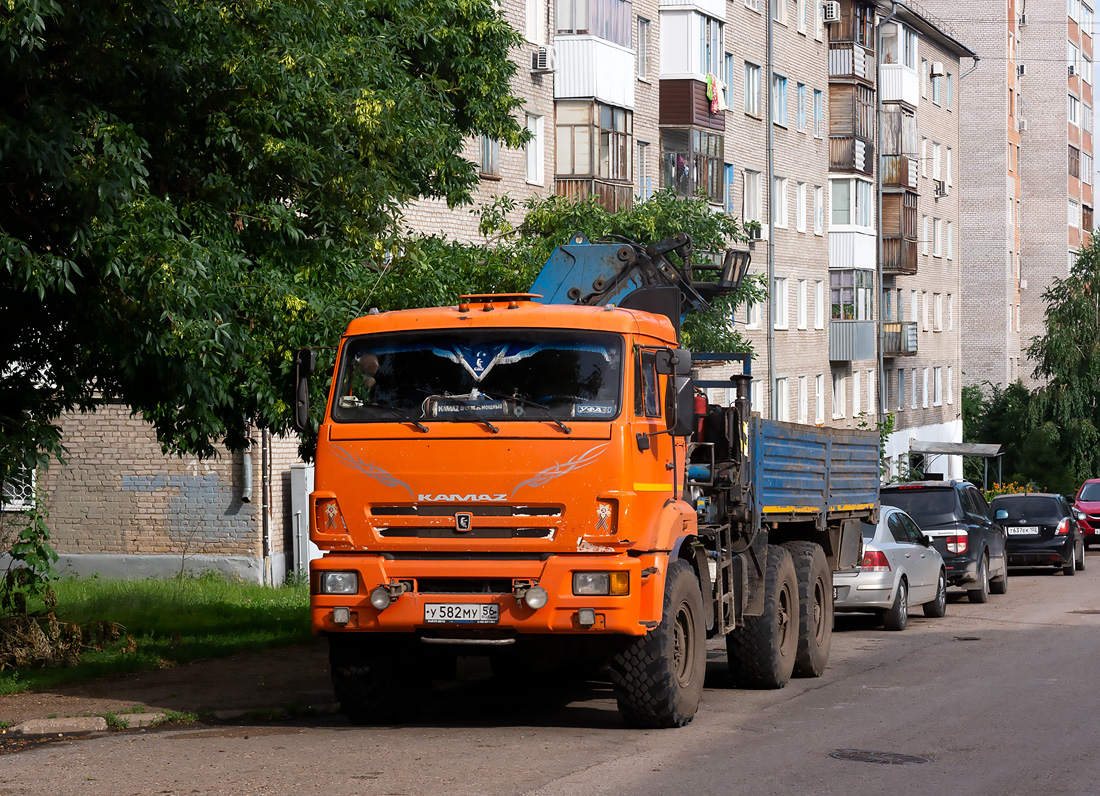 Оренбургская область, № У 582 МУ 56 — КамАЗ-43118-02 [43118C]