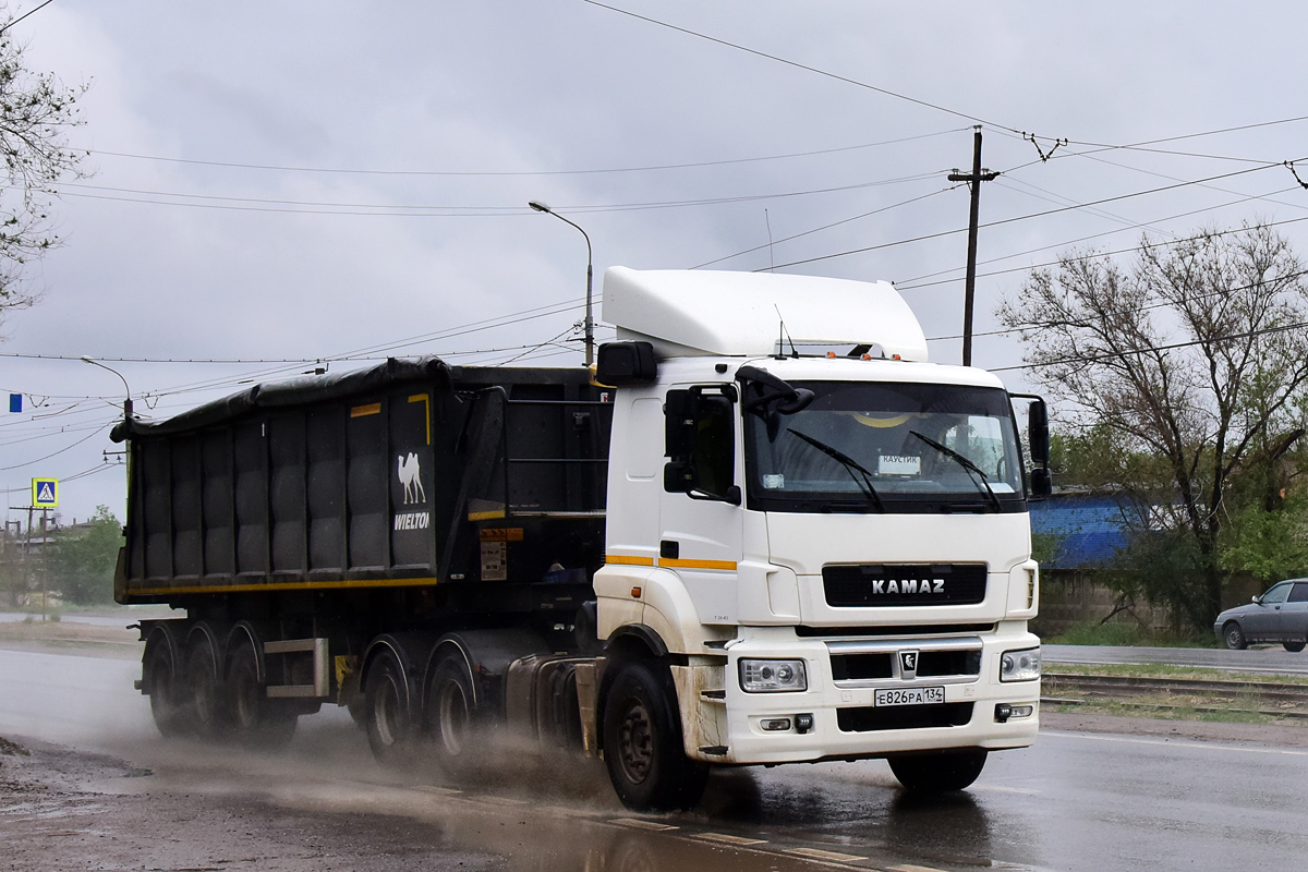 Волгоградская область, № Е 826 РА 134 — КамАЗ-65206-T5