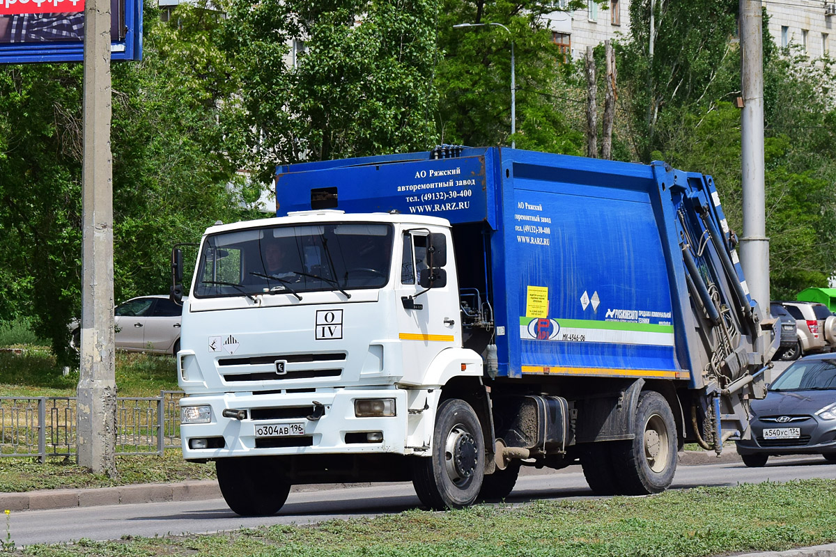 Волгоградская область, № О 304 АВ 196 — КамАЗ-53605-A5