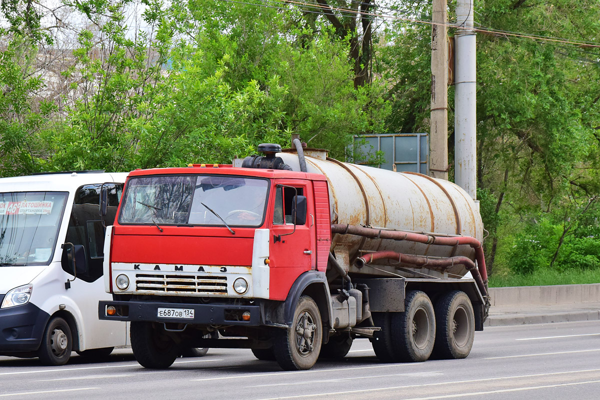 Волгоградская область, № Е 687 ОВ 134 — КамАЗ-5320