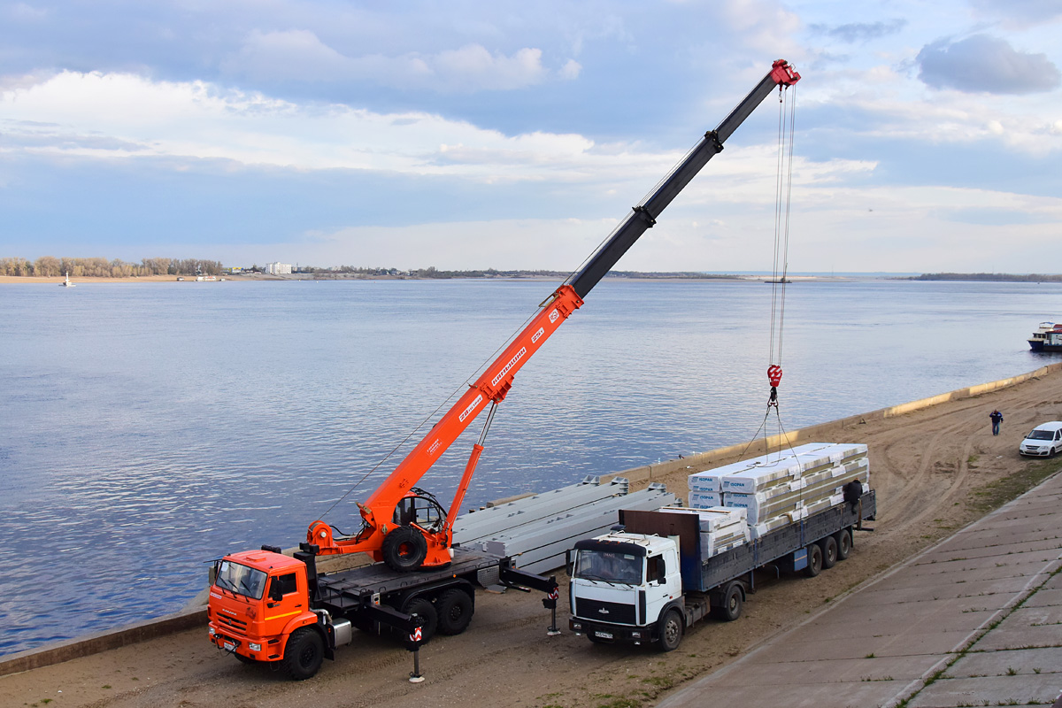 Волгоградская область, № Х 426 ВС 797 — КамАЗ-43118-50; Волгоградская область, № В 551 НВ 134 — МАЗ-543203