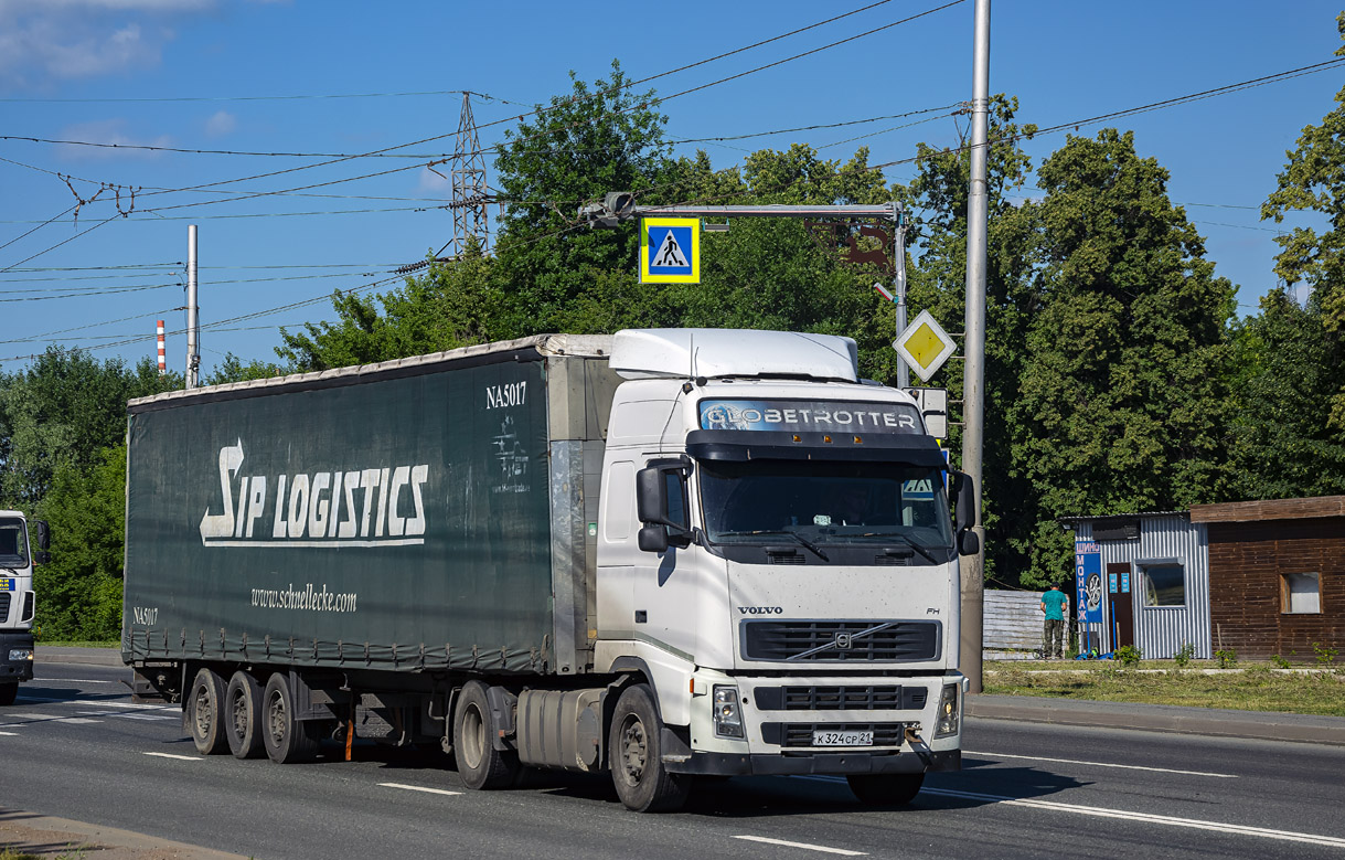 Чувашия, № К 324 СР 21 — Volvo ('2002) FH12.440