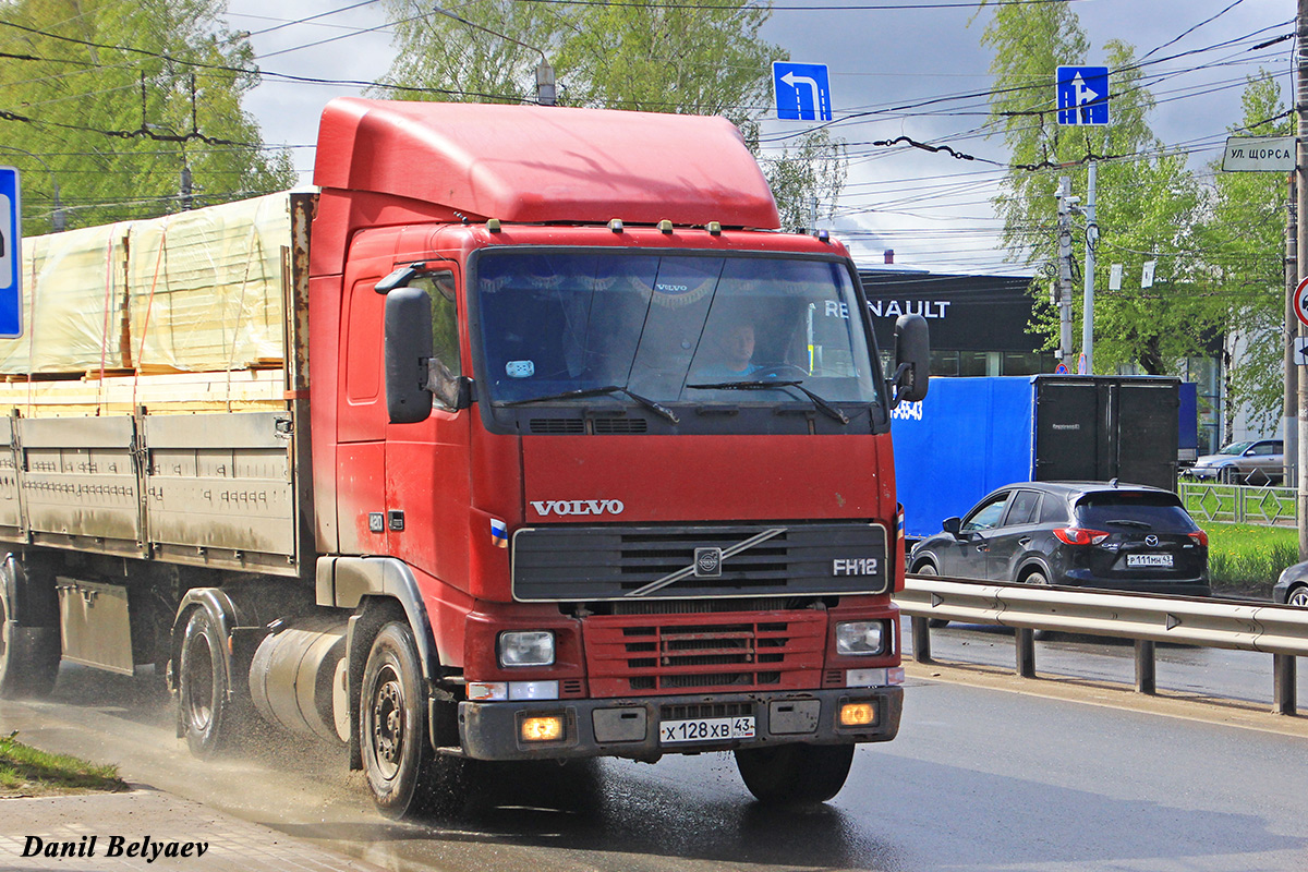 Кировская область, № Х 128 ХВ 43 — Volvo ('1993) FH12.420