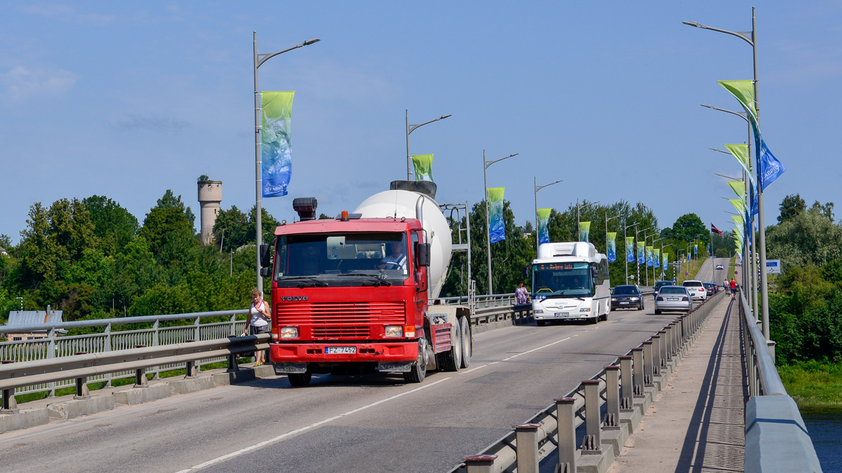 Латвия, № FZ-7452 — Volvo FL7