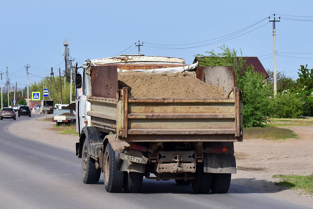 Волгоградская область, № С 937 ТК 34 — МАЗ-555102