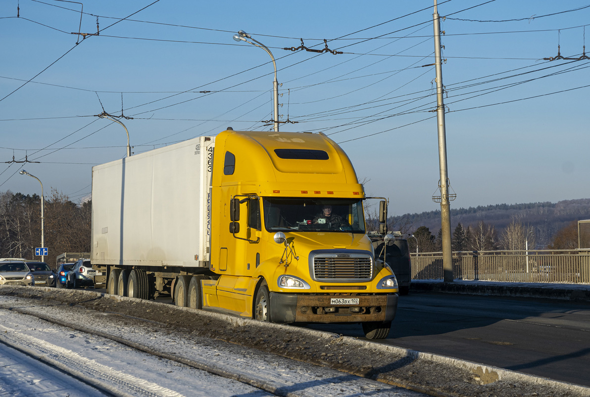 Башкортостан, № М 063 ВХ 102 — Freightliner Columbia