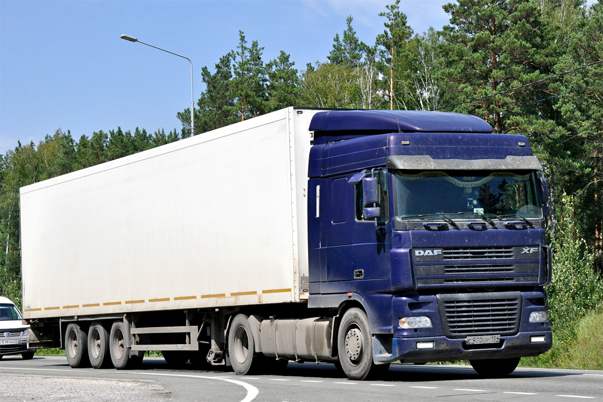 Новосибирская область, № С 930 ОР 154 — DAF XF95 FT