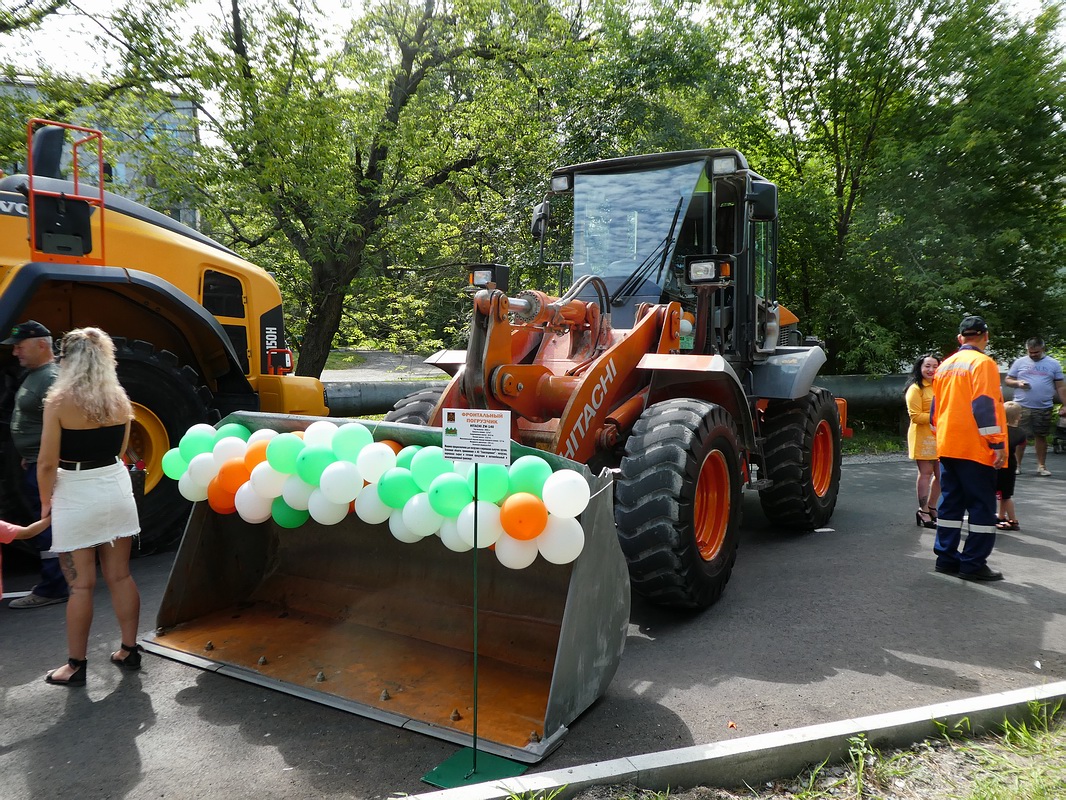 Приморский край, № 6660 ВО 25 — Hitachi (общая модель); Приморский край — День строителя в Спасске-Дальнем