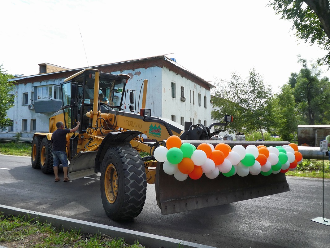 Приморский край, № 5634 ВТ 25 — Volvo G976; Приморский край — День строителя в Спасске-Дальнем