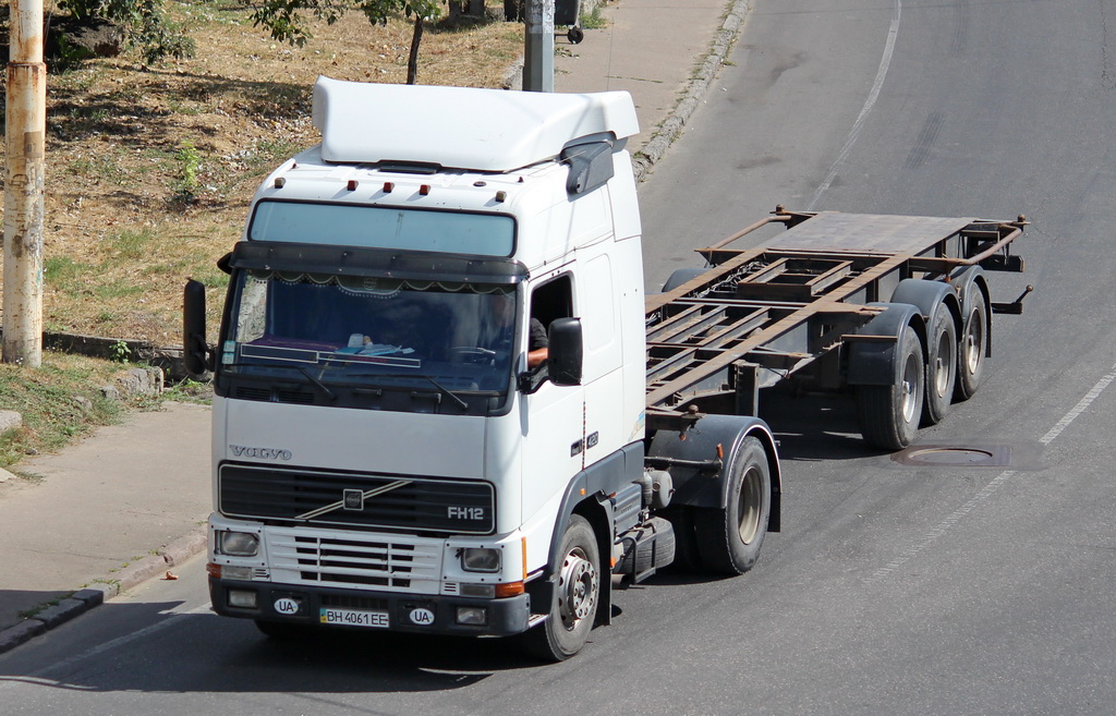 Одесская область, № ВН 4061 ЕЕ — Volvo ('1993) FH12.420