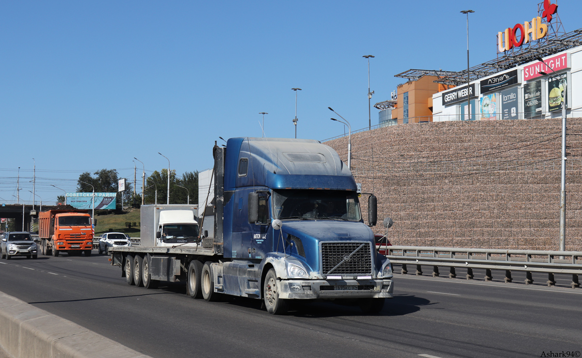 Красноярский край, № Т 695 КС 124 — Volvo VNL670