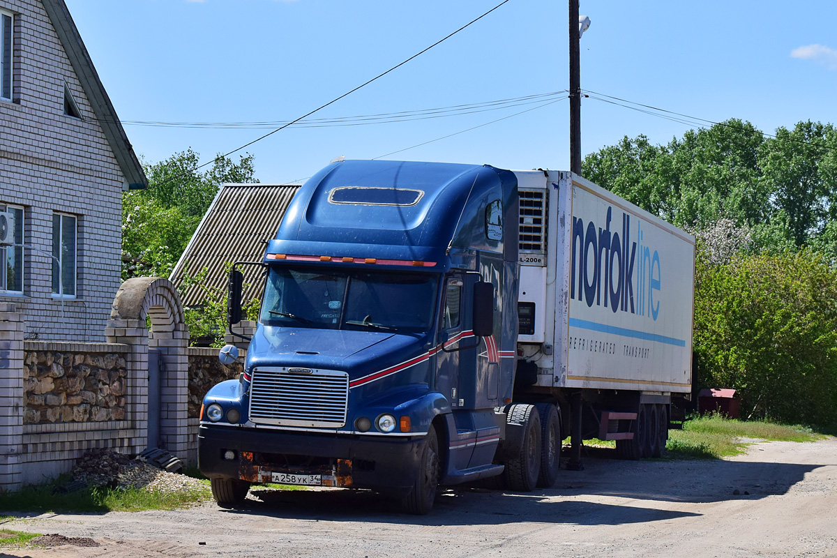 Волгоградская область, № А 258 УК 34 — Freightliner Century Class