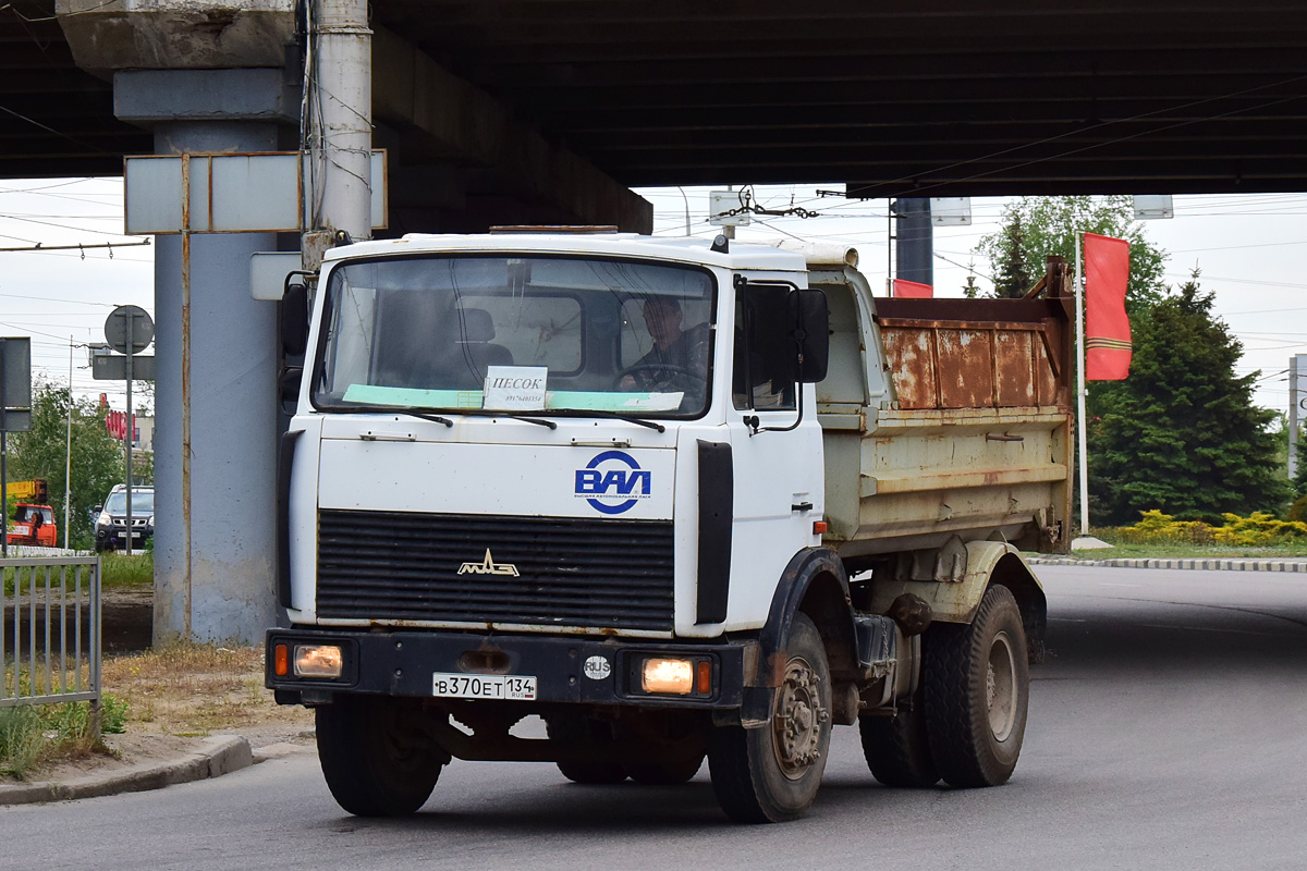 Волгоградская область, № В 370 ЕТ 134 — МАЗ-555102