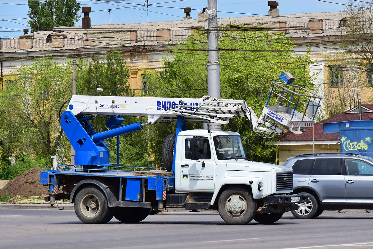 Волгоградская область, № В 430 УС 134 — ГАЗ-3309