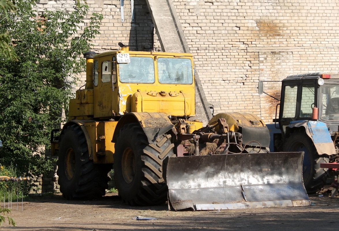 Псковская область, № 4212 ЕВ 60 — К-700А, К-701