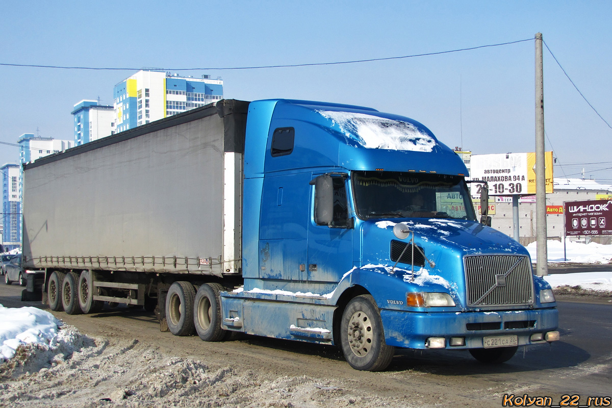 Алтайский край, № С 221 СА 22 — Volvo VNL610