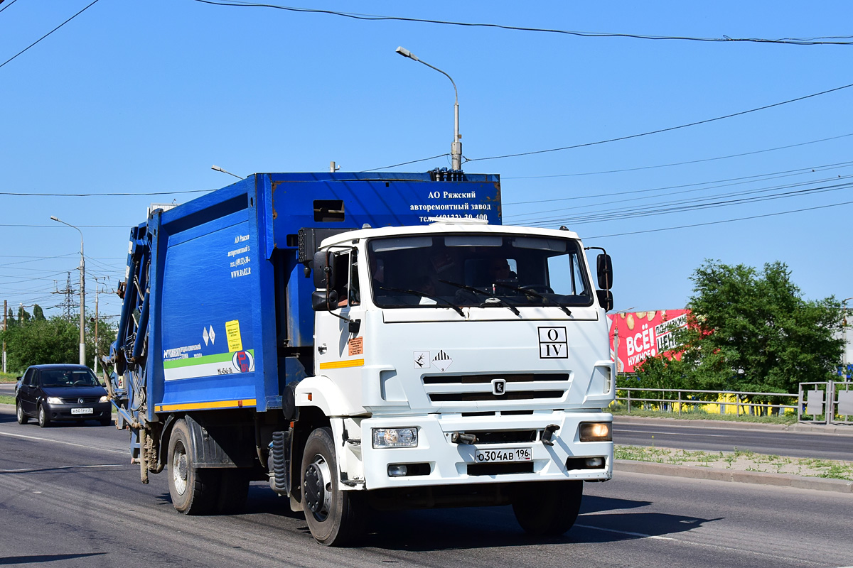 Волгоградская область, № О 304 АВ 196 — КамАЗ-53605-A5