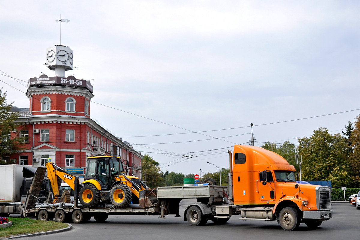 Алтайский край, № В 021 КА 154 — Freightliner FLD 120 SD; Алтайский край — Спецтехника с нечитаемыми (неизвестными) номерами