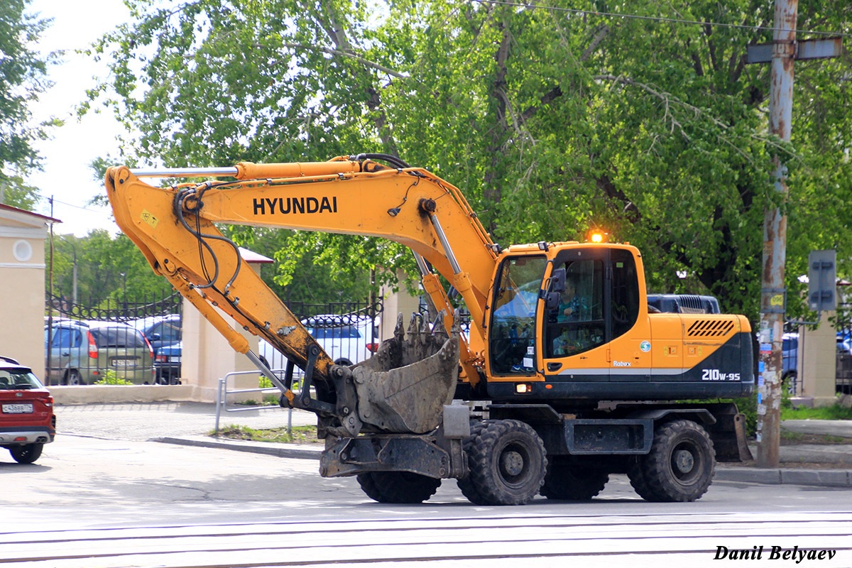 Челябинская область, № 1177 УА 74 — Hyundai R210W-9S