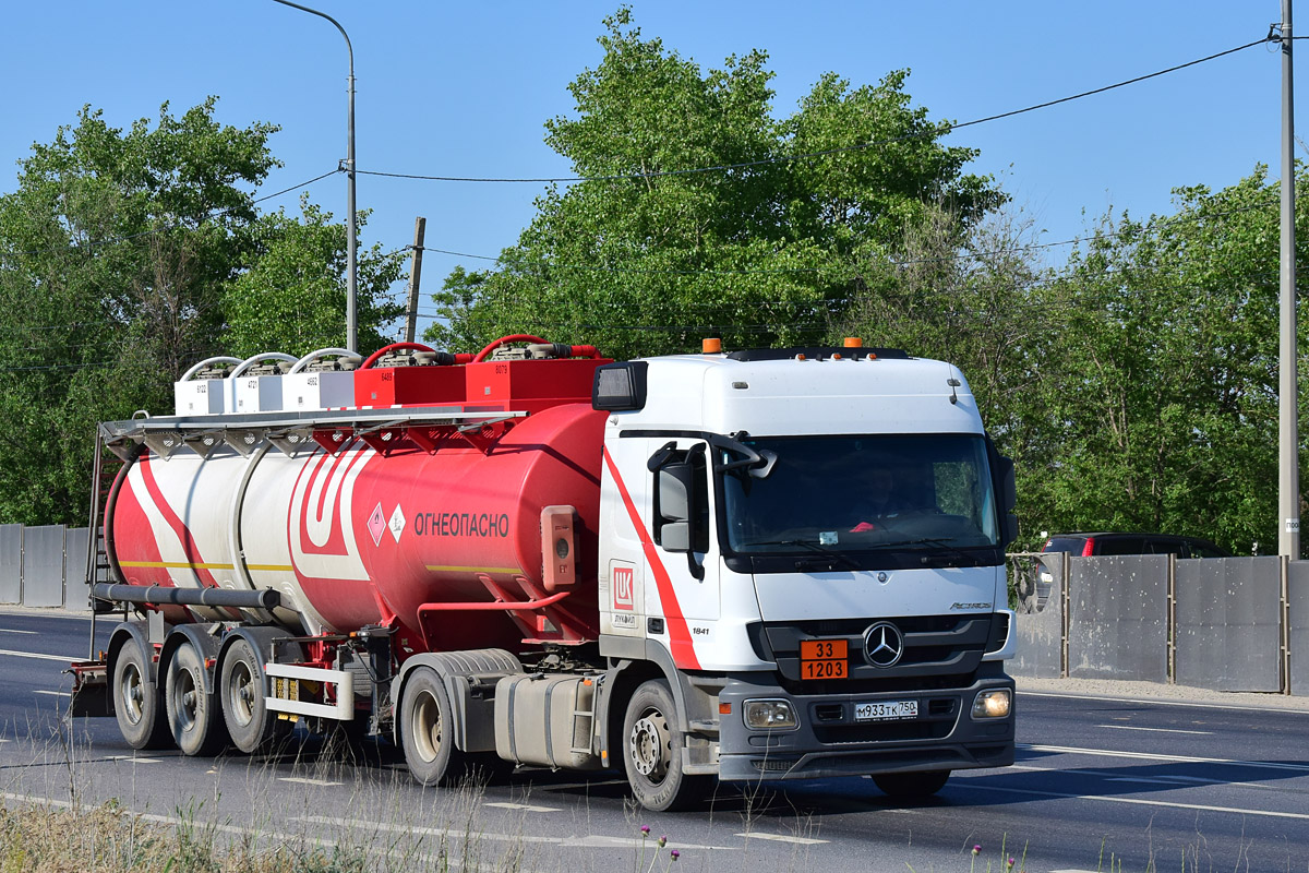 Волгоградская область, № М 933 ТК 750 — Mercedes-Benz Actros '09 1841 [Z9M]