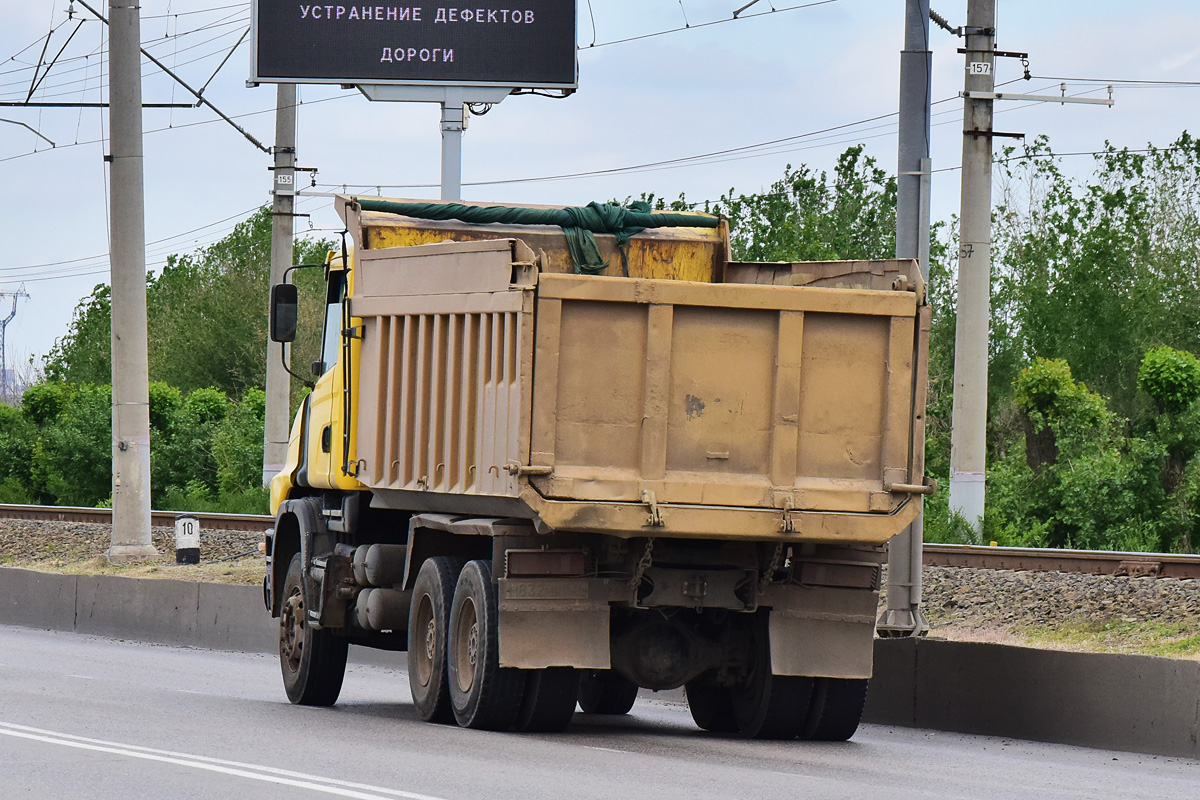 Волгоградская область, № М 832 МК 134 — Scania ('1996) T-Series (общ.м)