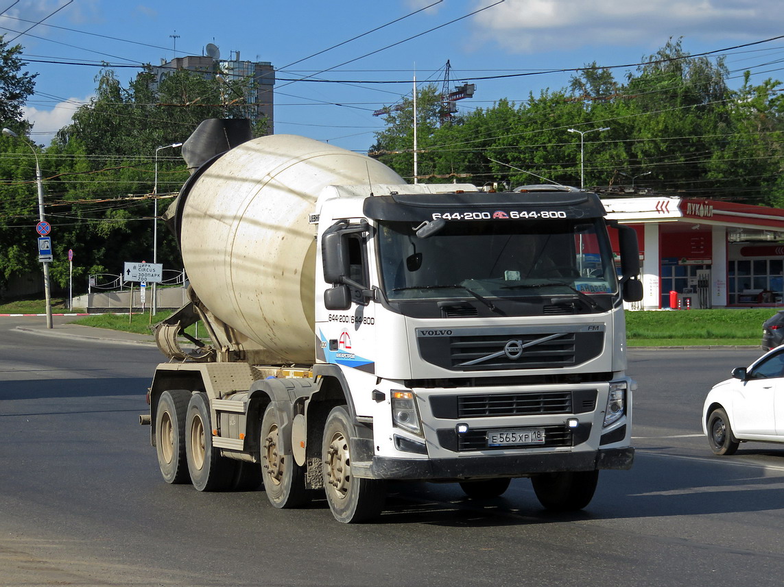 Удмуртия, № Е 565 ХР 18 — Volvo ('2010) FM.400