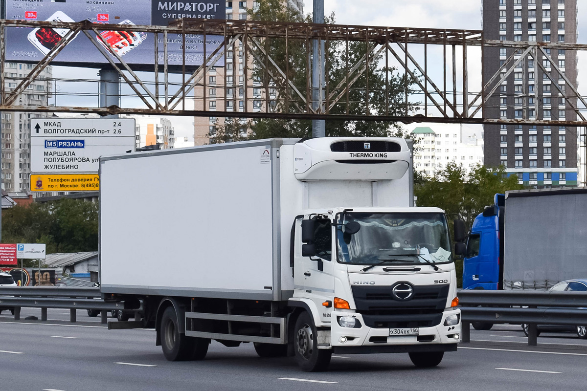 Московская область, № Х 304 ХК 750 — Hino 500