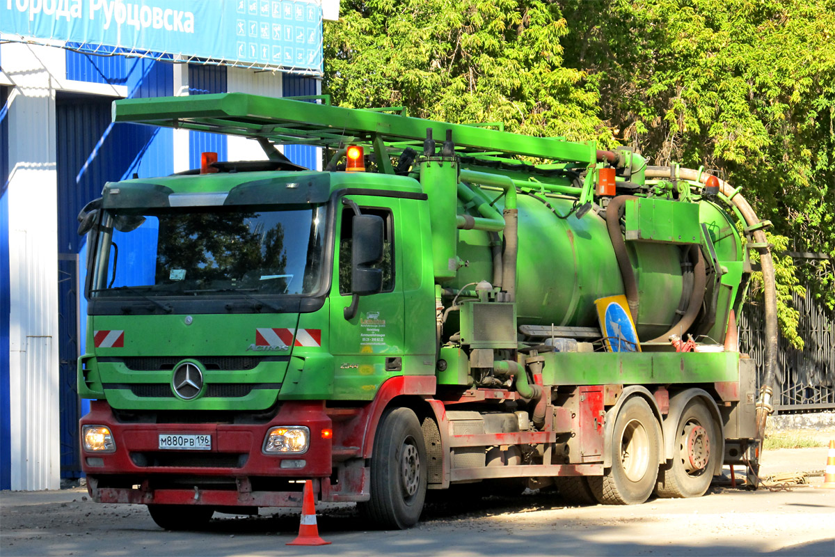 Свердловская область, № М 880 РВ 196 — Mercedes-Benz Actros ('2009) 2544