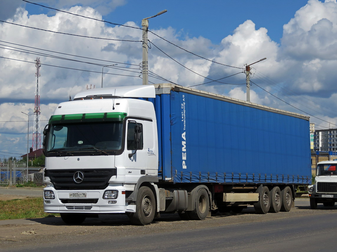 Кировская область, № Р 003 ЕТ 96 — Mercedes-Benz Actros ('2003) 1841