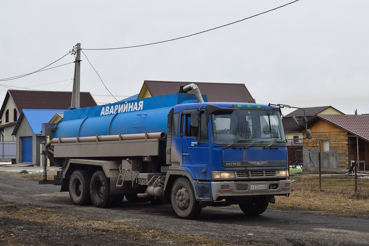 Алтайский край, № У 372 ХО 22 — Hino FR