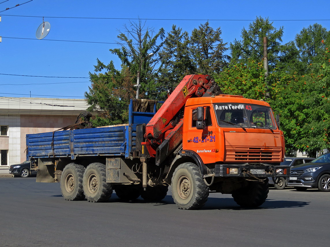 Кировская область, № В 042 ОУ 43 — КамАЗ-43114-02 [43114C]