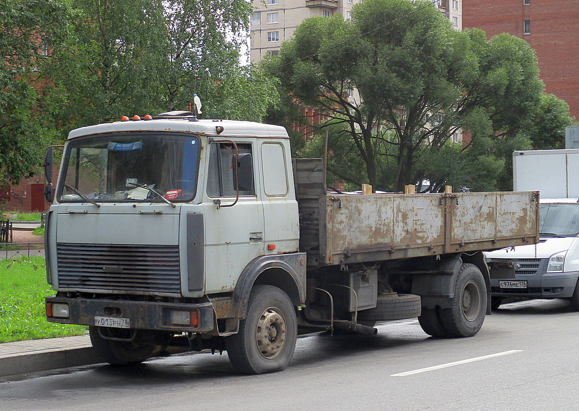 Санкт-Петербург, № У 013 РН 78 — МАЗ-533603