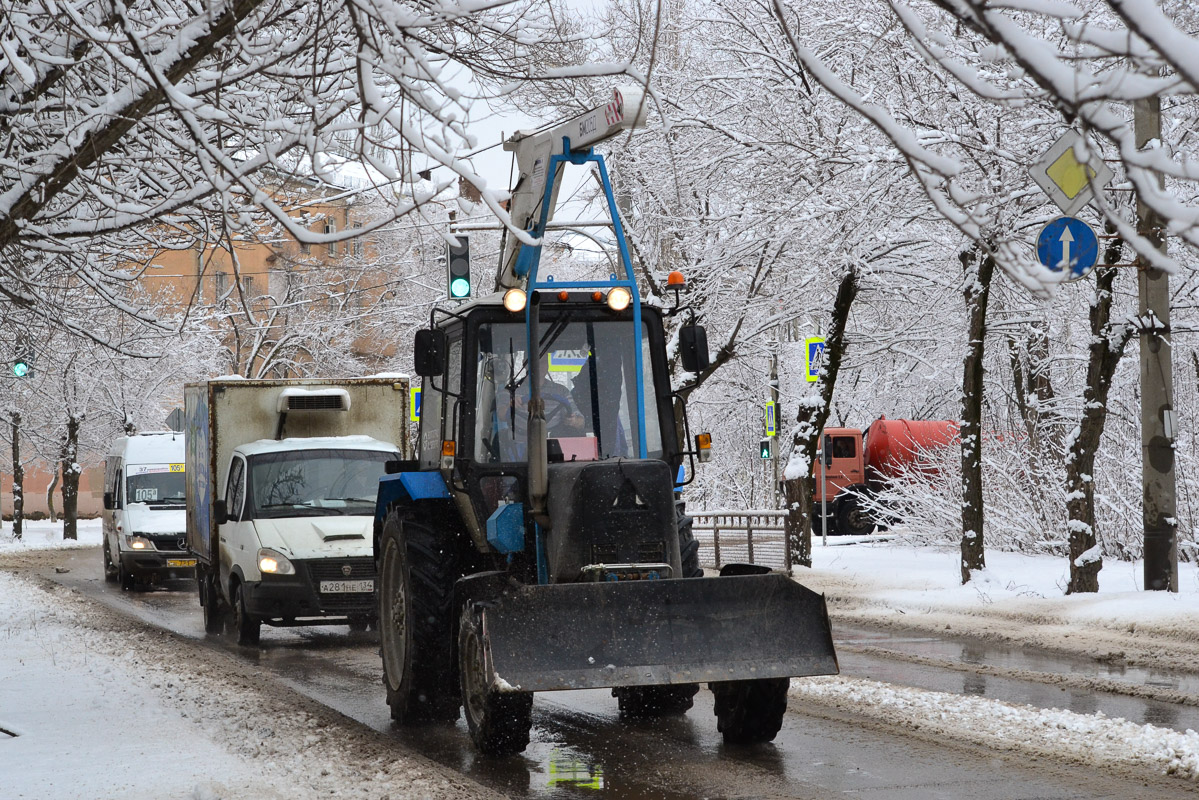 Волгоградская область, № 3990 ЕА 34 — Беларус-82.1