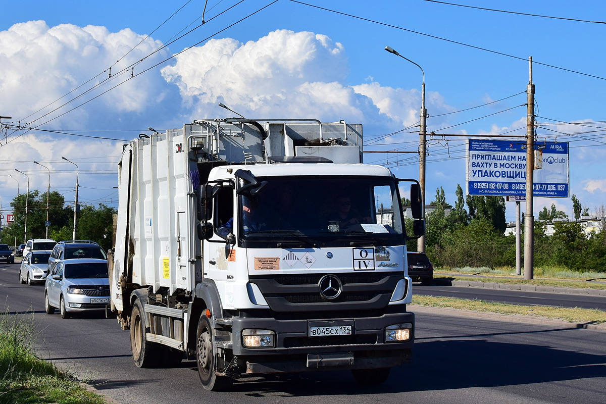 Волгоградская область, № В 045 СХ 134 — Mercedes-Benz Axor 1826 [Z9M]