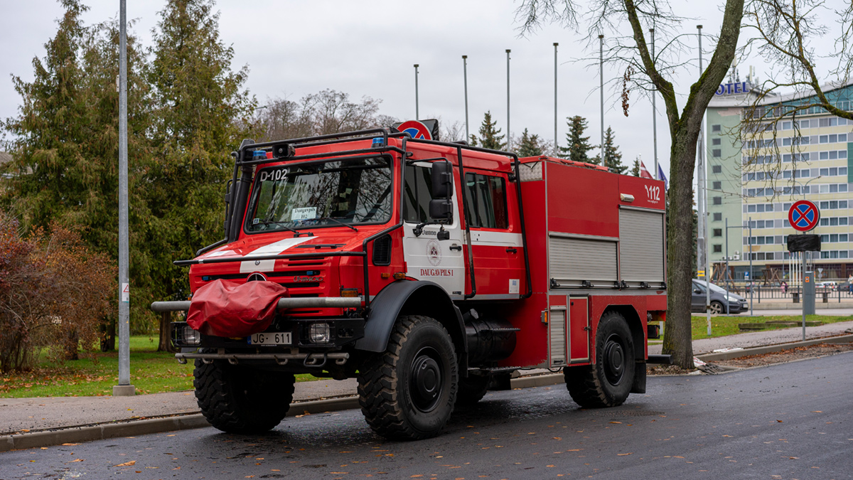 Латвия, № JG-611 — Mercedes-Benz Unimog (общ.м)