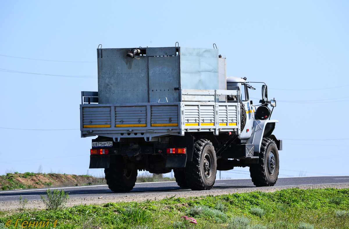 Волгоградская область, № Е 871 НР 134 — Урал-43206-61