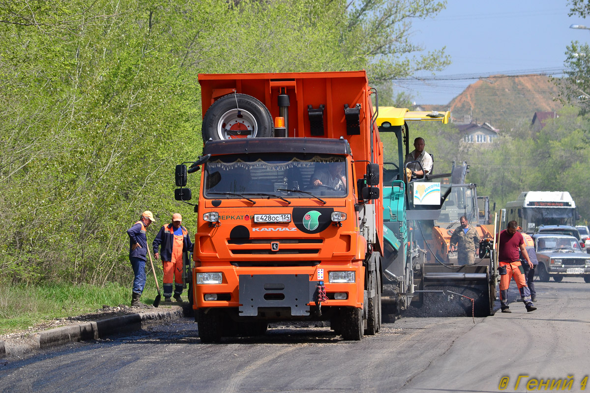 Волгоградская область, № Е 428 ОС 134 — КамАЗ-6520-53