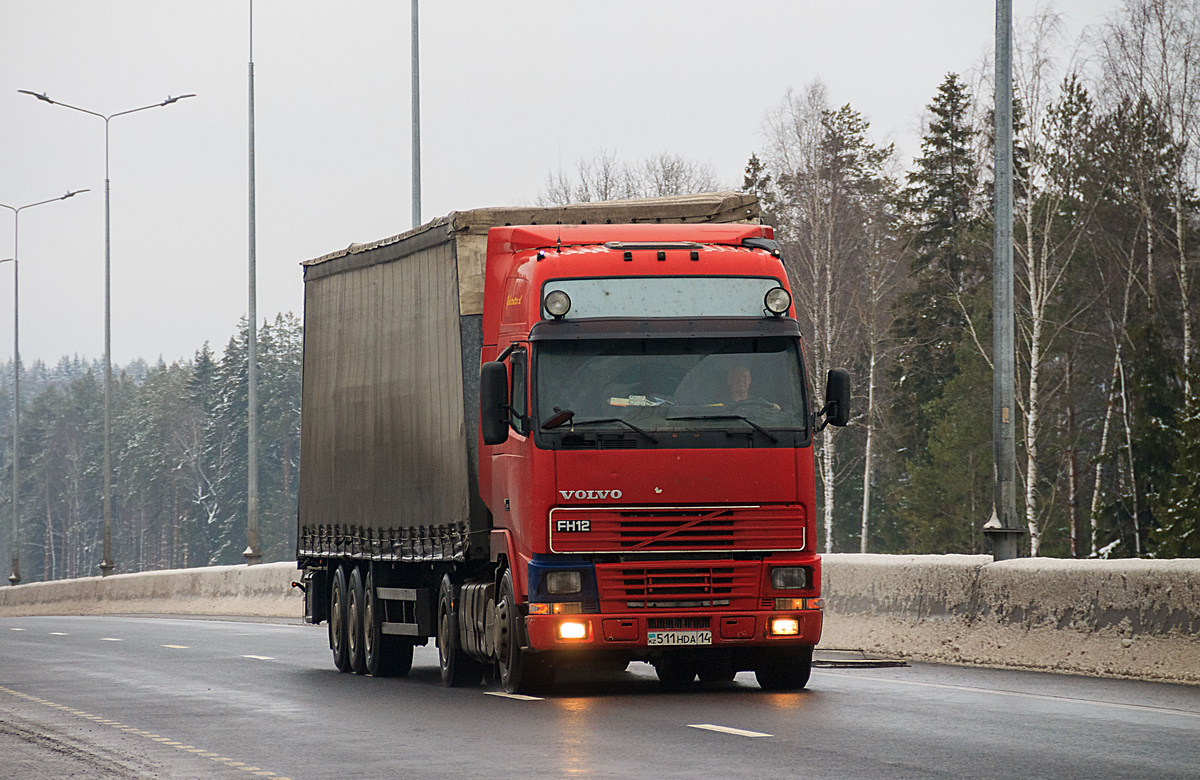 Павлодарская область, № 511 HDA 14 — Volvo ('1993) FH12.340