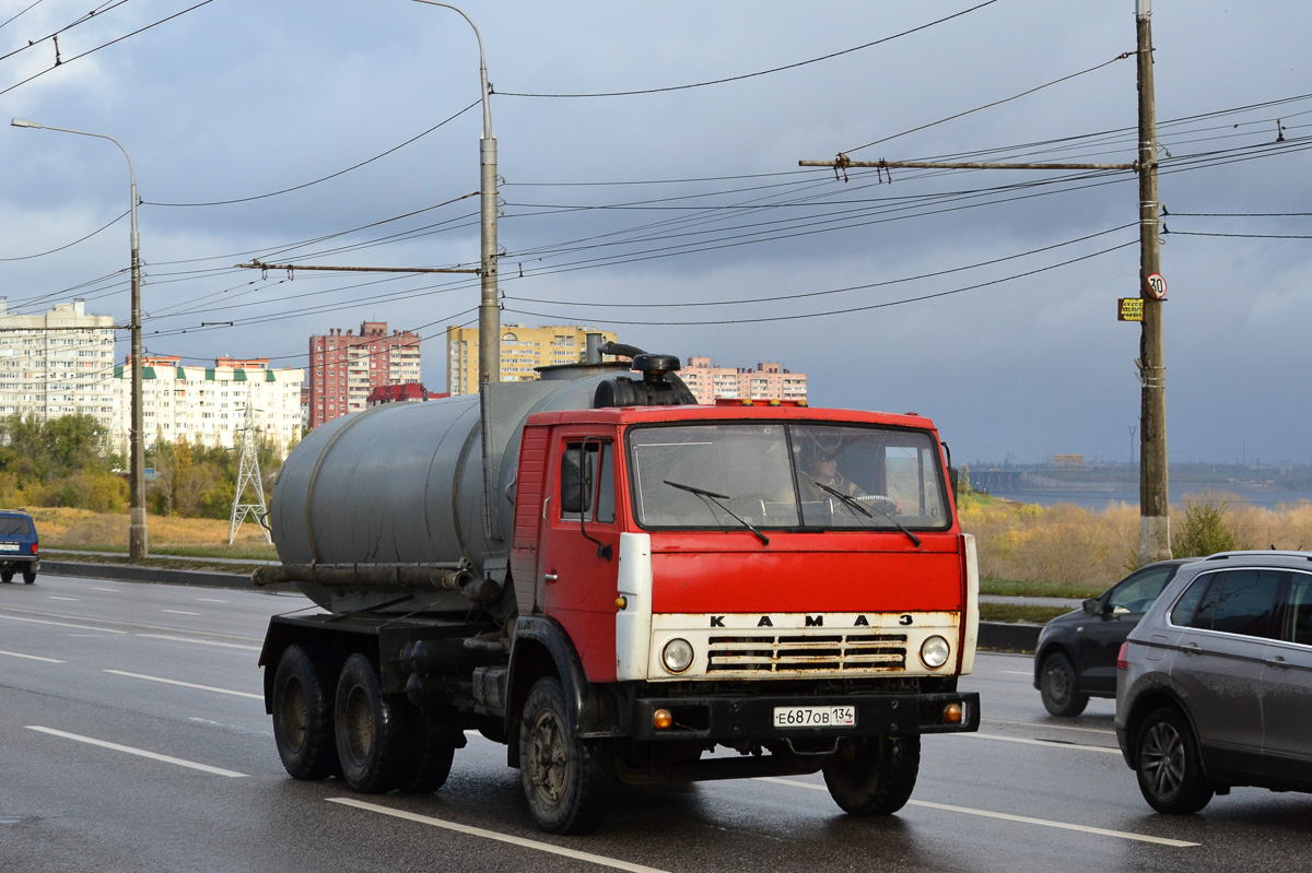 Волгоградская область, № Е 687 ОВ 134 — КамАЗ-5320