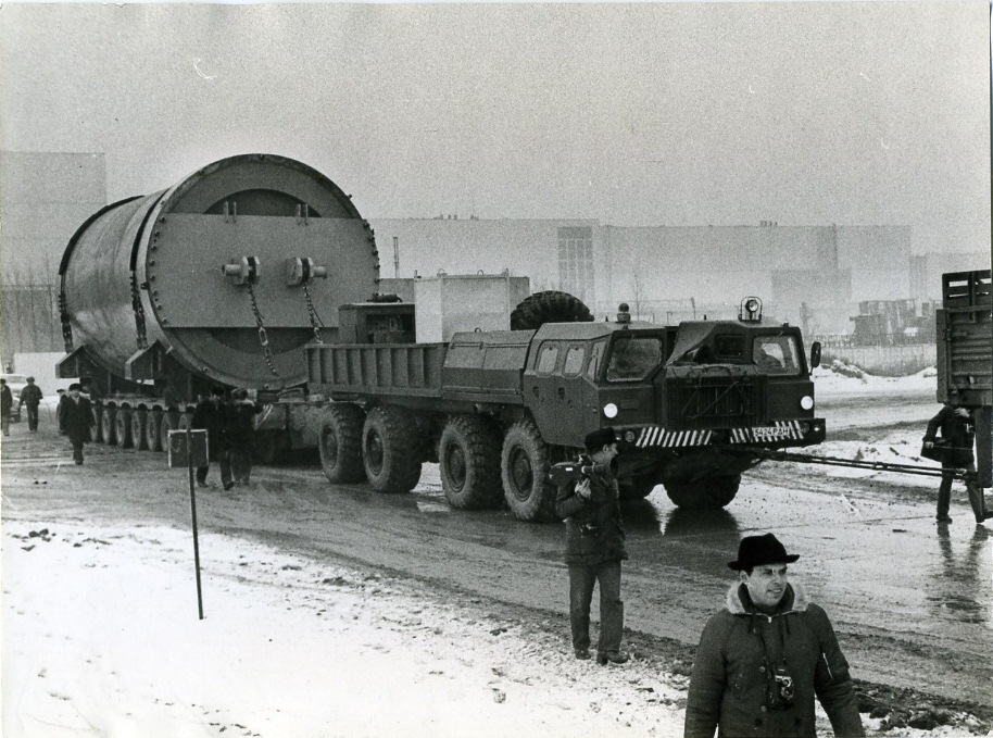 Ростовская область, № 5424 РДН — МАЗ-7310; Ростовская область — Исторические фотографии (Автомобили)