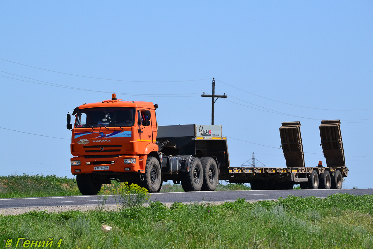 Волгоградская область, № Е 328 ВМ 134 — КамАЗ-53504-46