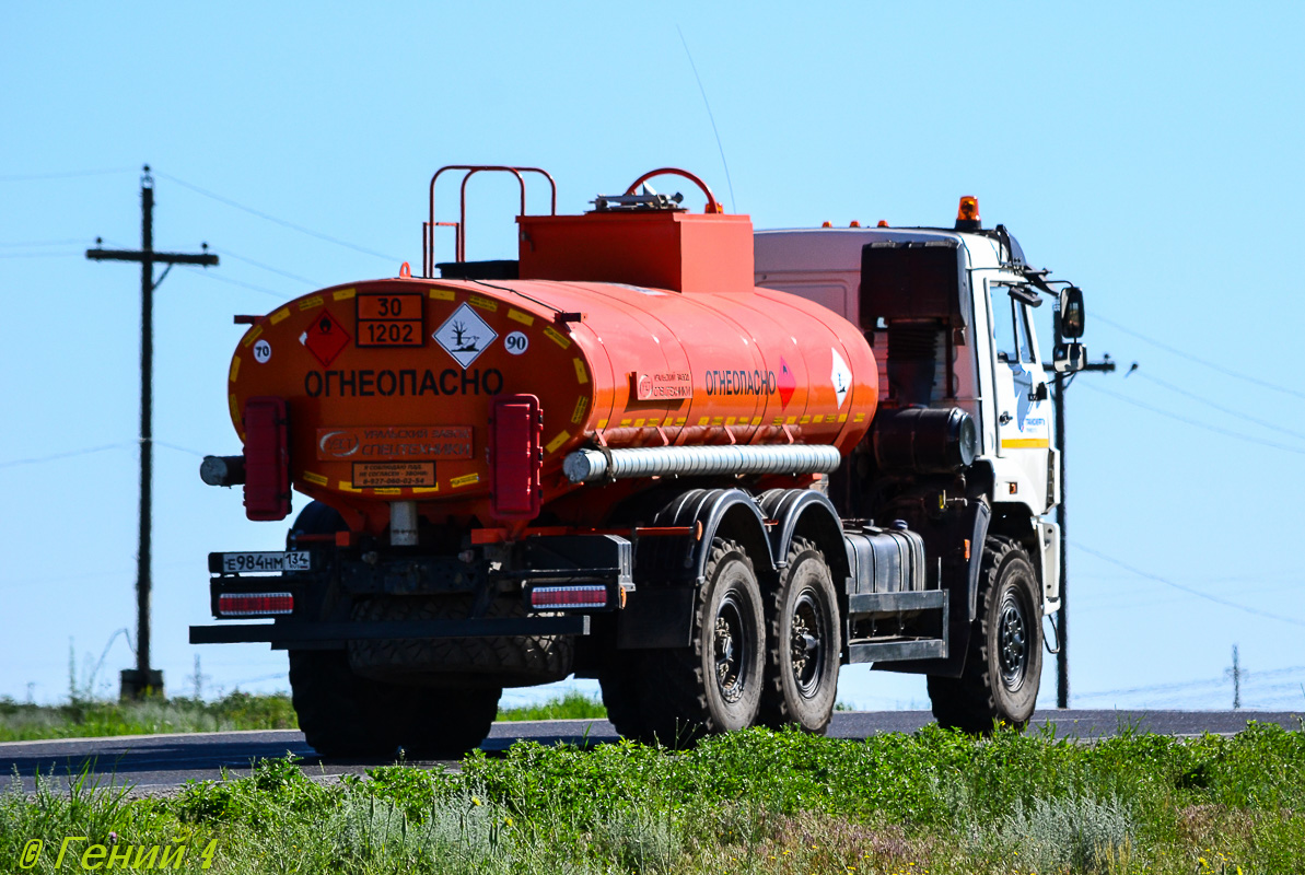 Волгоградская область, № Е 984 НМ 134 — КамАЗ-43118-50