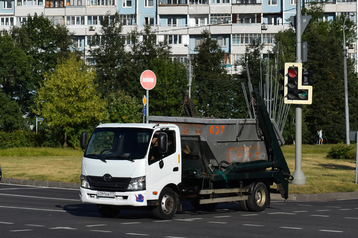 Москва, № Е 391 ЕВ 777 — Hino (общая модель)