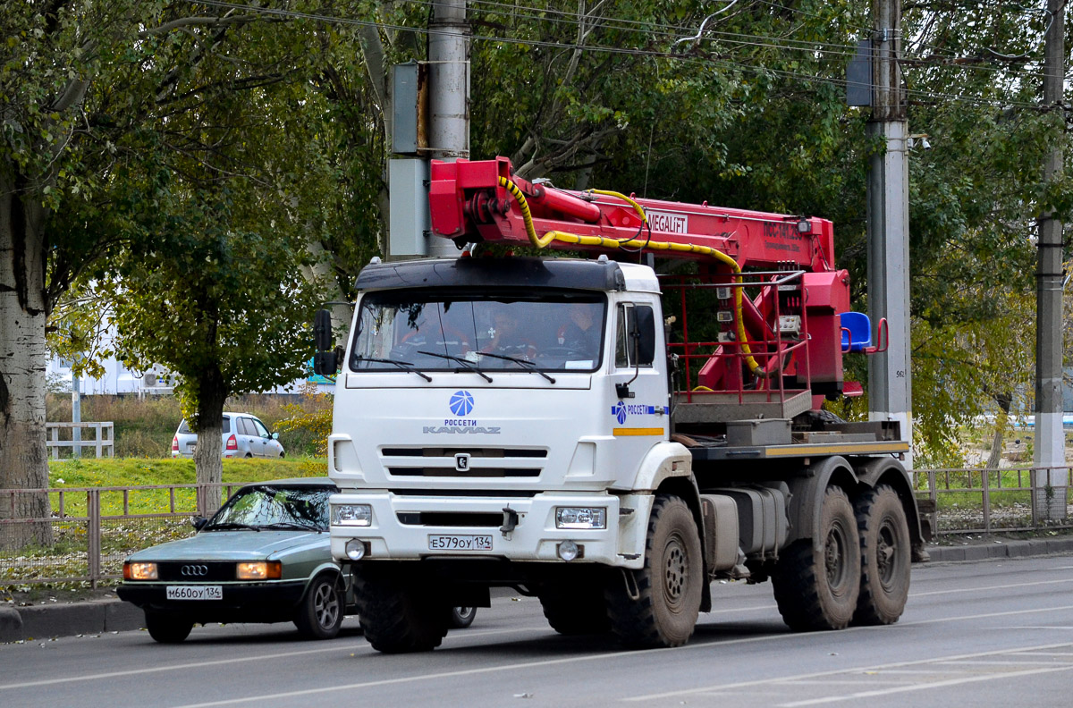 Волгоградская область, № Е 579 ОУ 134 — КамАЗ-43118-50