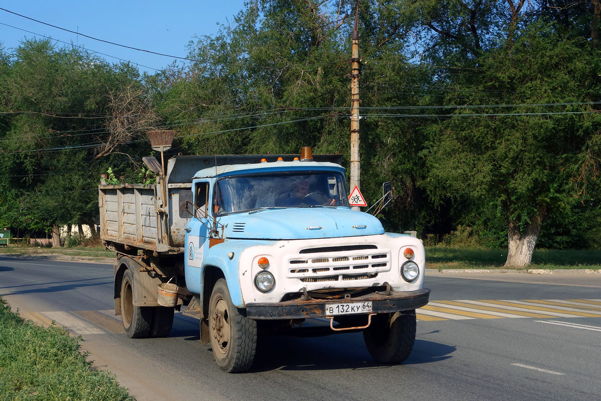 Саратовская область, № В 132 КУ 64 — ЗИЛ-495710